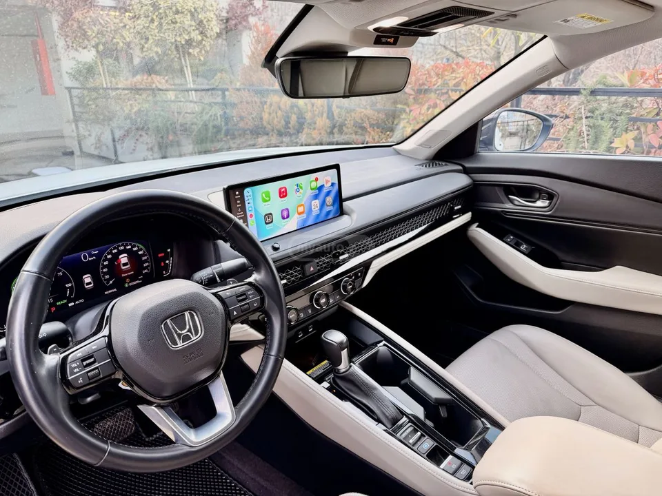 Honda Accord Touring 4dr Sedan CVT 2023 — миниатюра 3