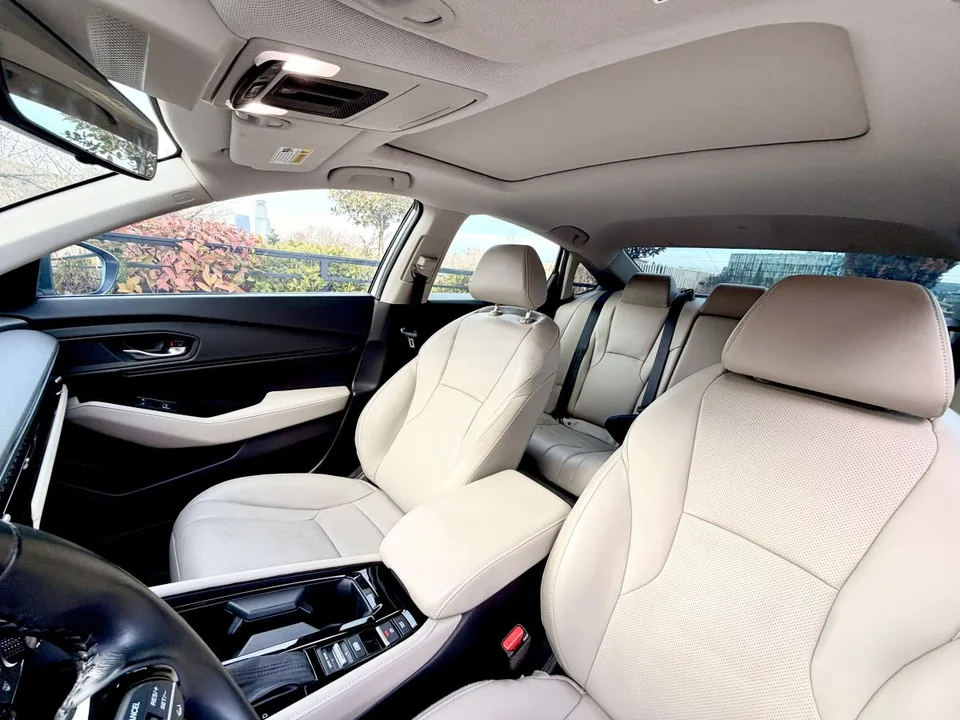 Honda Accord Touring 4dr Sedan CVT 2023 — миниатюра 5