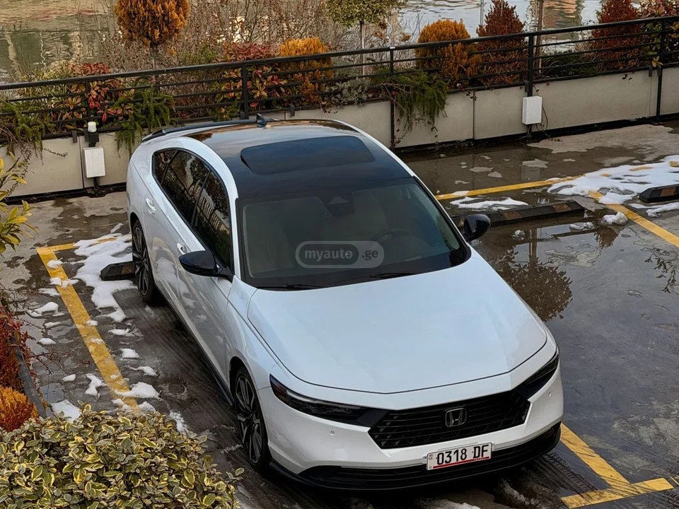Honda Accord Touring 4dr Sedan CVT 2023 — фото 1, купить с доставкой в Москву