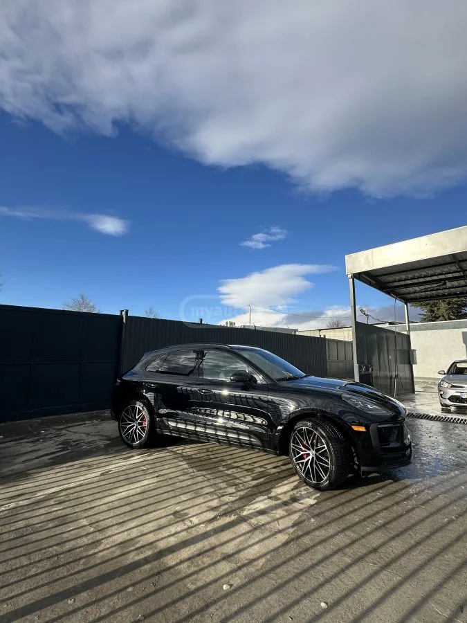 Porsche Macan 2023 — миниатюра 2