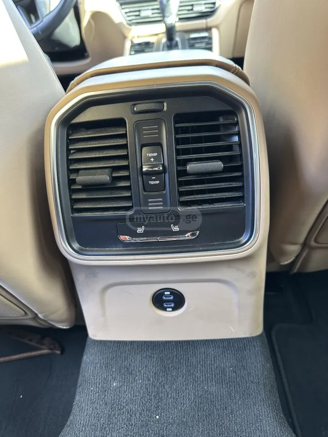 Porsche Macan 2023 — миниатюра 4