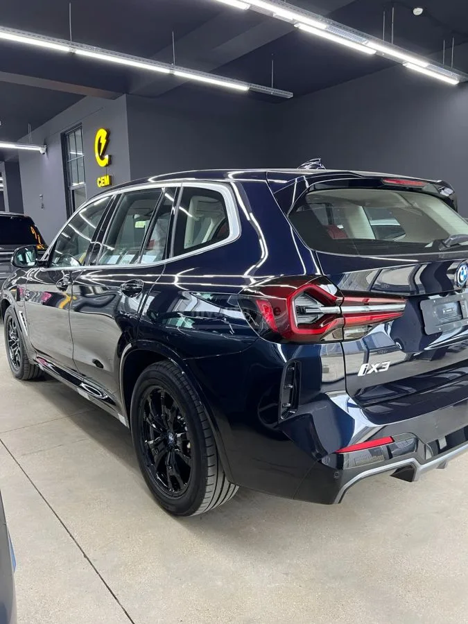 BMW Ix3 2025 — фото 1, купить с доставкой в Москву