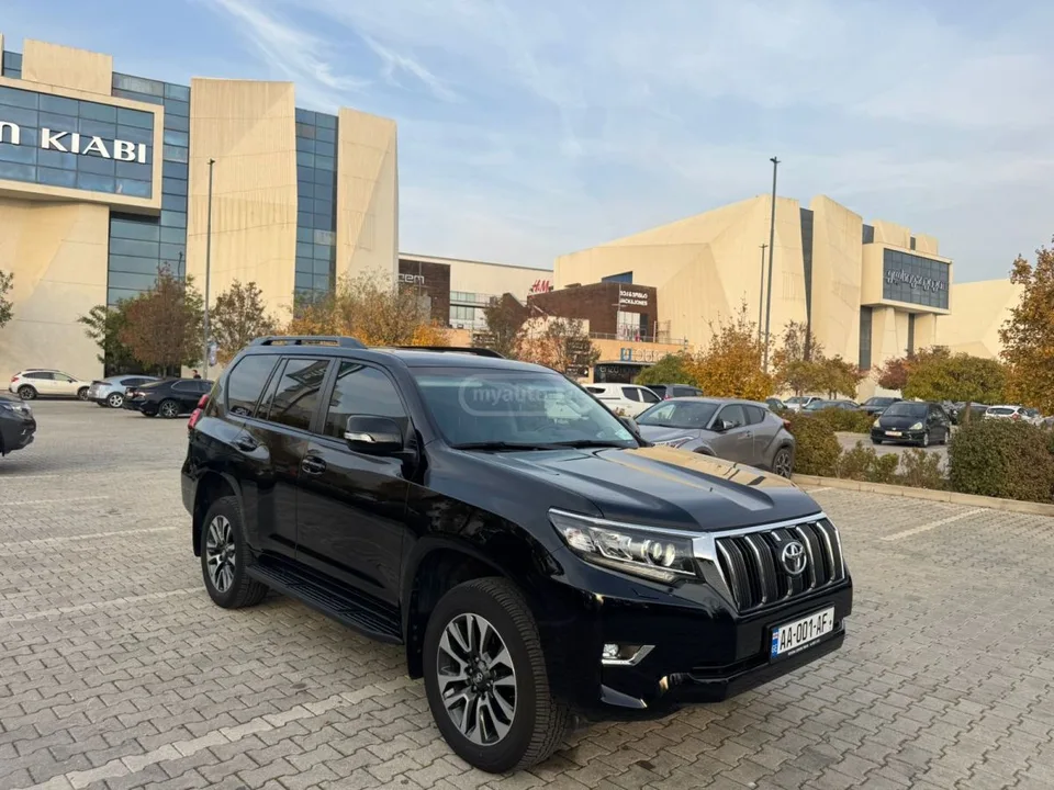 Toyota Land Cruiser Prado 2023 — фото 1, купить с доставкой в Москву