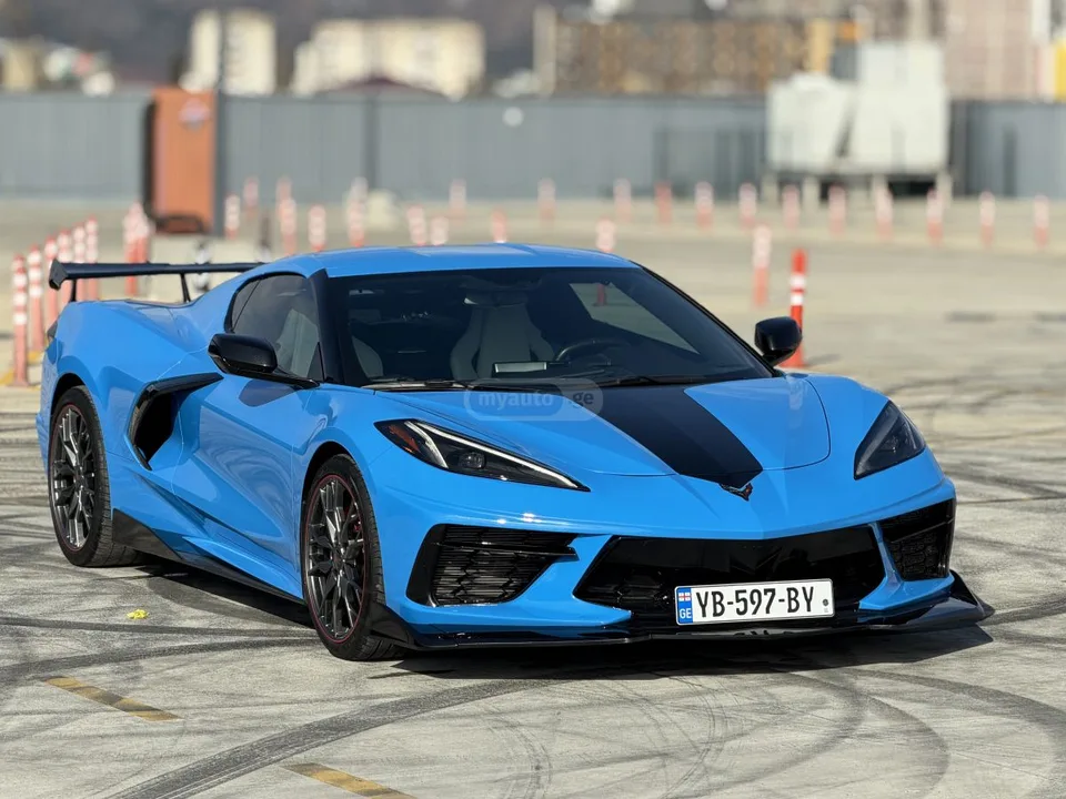 Chevrolet Corvette 2023 — фото 1, купить с доставкой в Москву