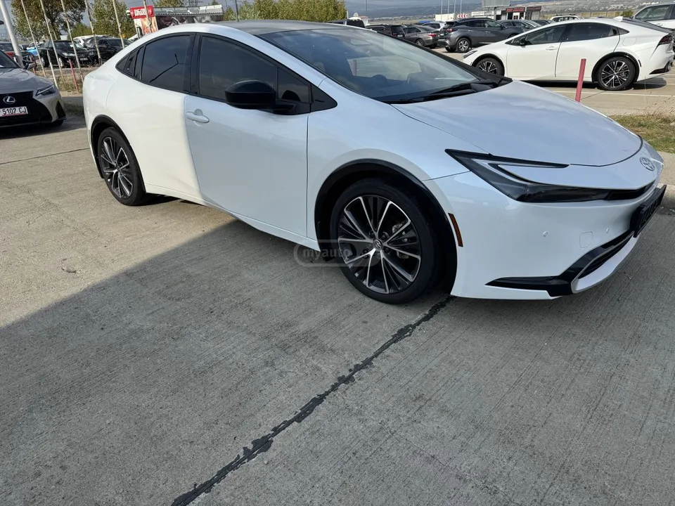 Toyota Prius XLE 5dr Front-Wheel Drive Hatc 2023 — миниатюра 2