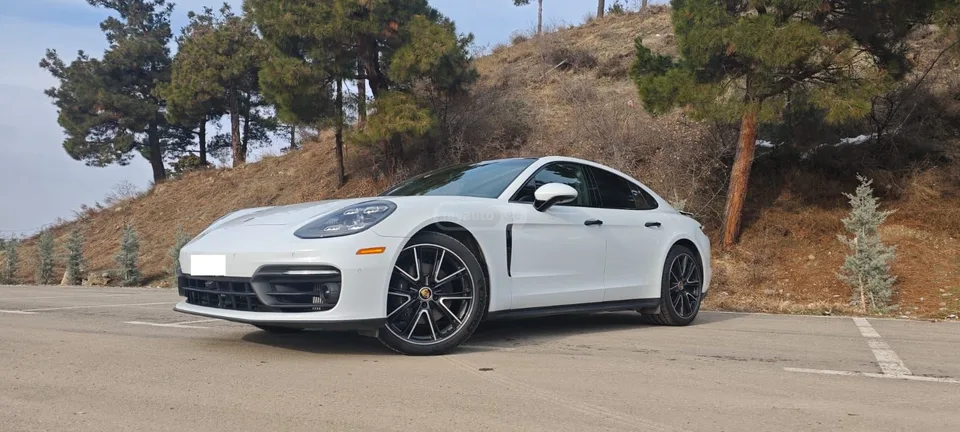 Porsche Panamera 2022 — фото 1, купить с доставкой в Москву
