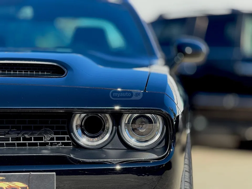 Dodge Challenger 2023 — миниатюра 5
