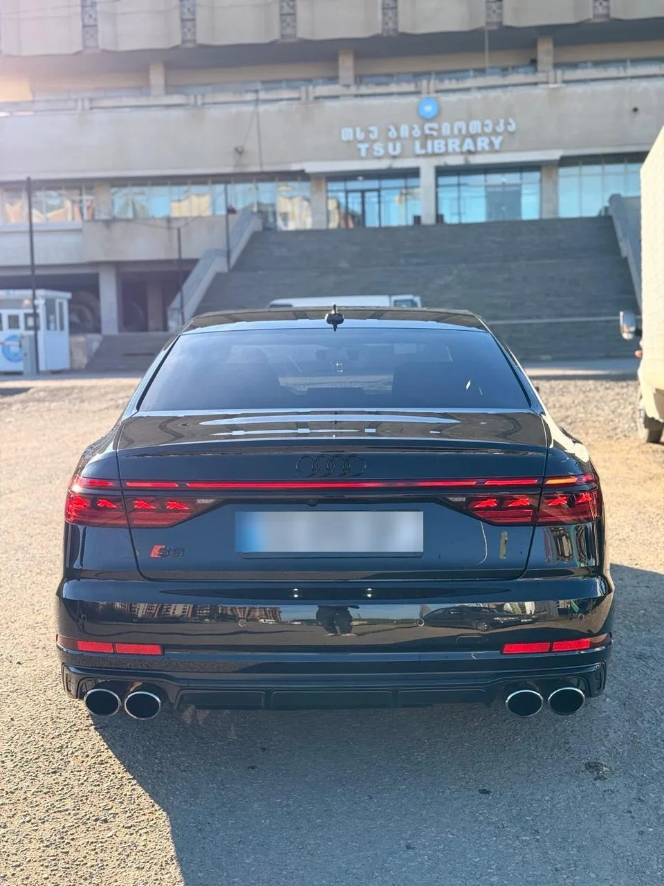 Audi S8 2023 — миниатюра 2