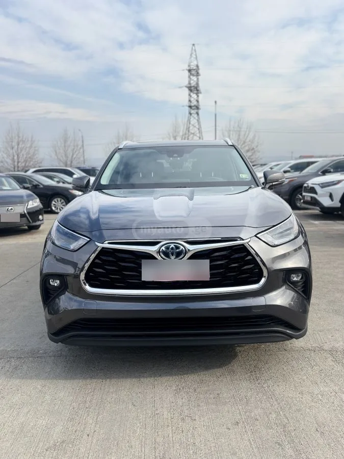 Toyota Highlander 2022 — фото 1, купить с доставкой в Москву