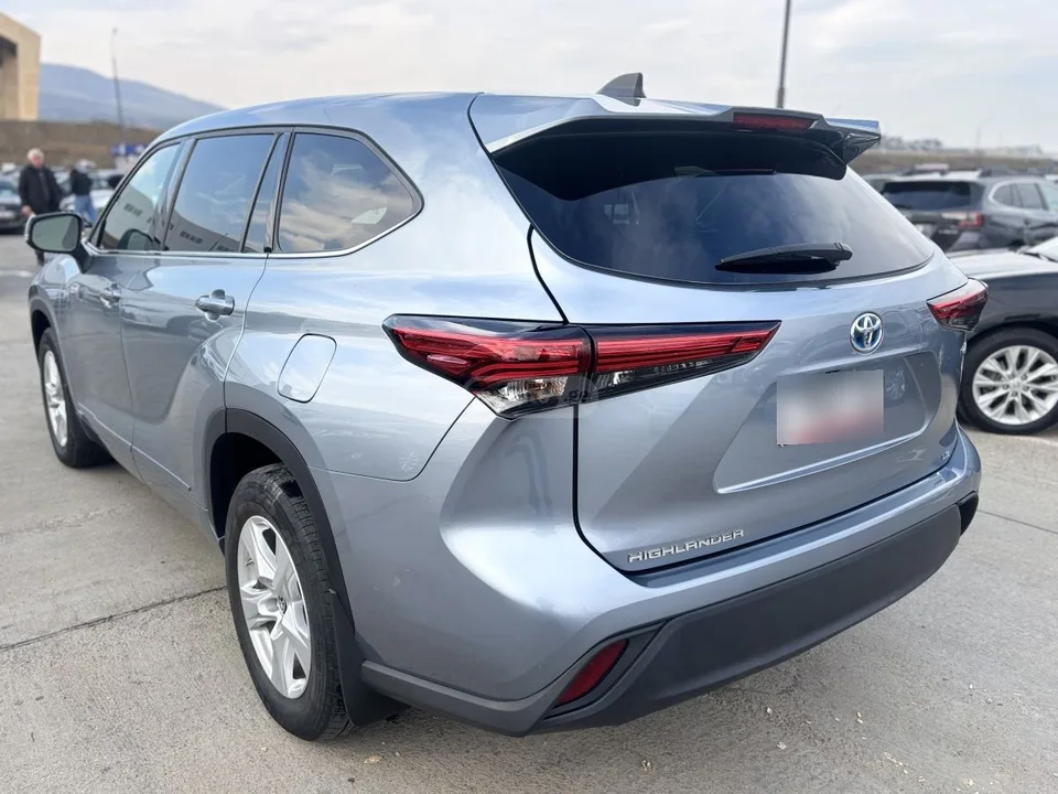 Toyota Highlander 2022 — миниатюра 3