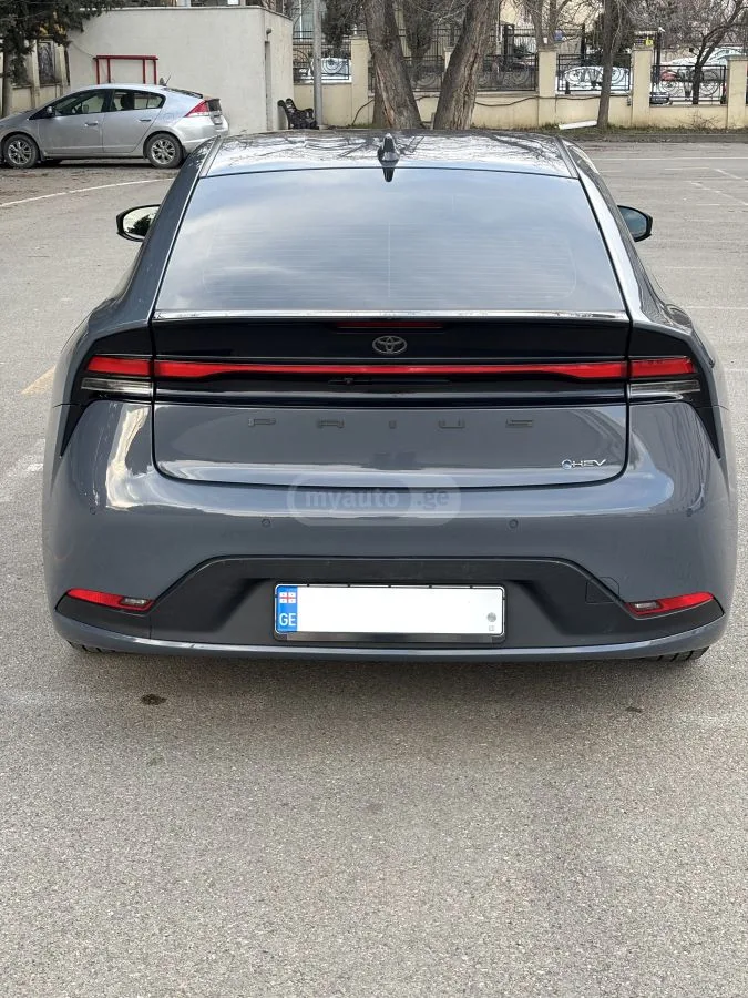 Toyota Prius LE 5dr Front-Wheel Drive Hatch 2023 — миниатюра 2