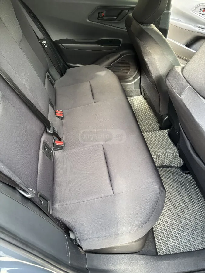 Toyota Prius LE 5dr Front-Wheel Drive Hatch 2023 — миниатюра 4
