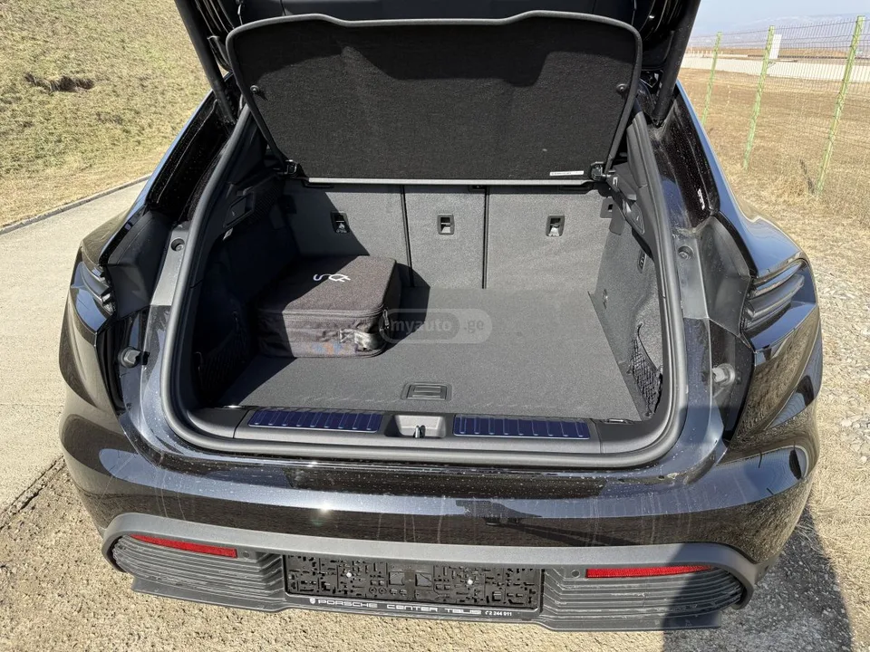 Porsche Macan Электро, новый, дилер 2025 — миниатюра 5