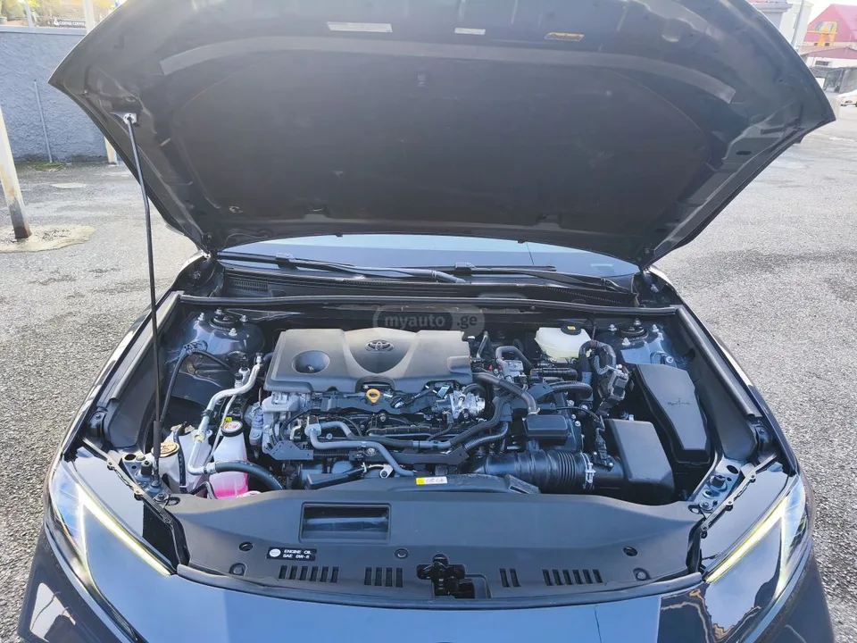 Toyota Camry SE 2025 — миниатюра 3