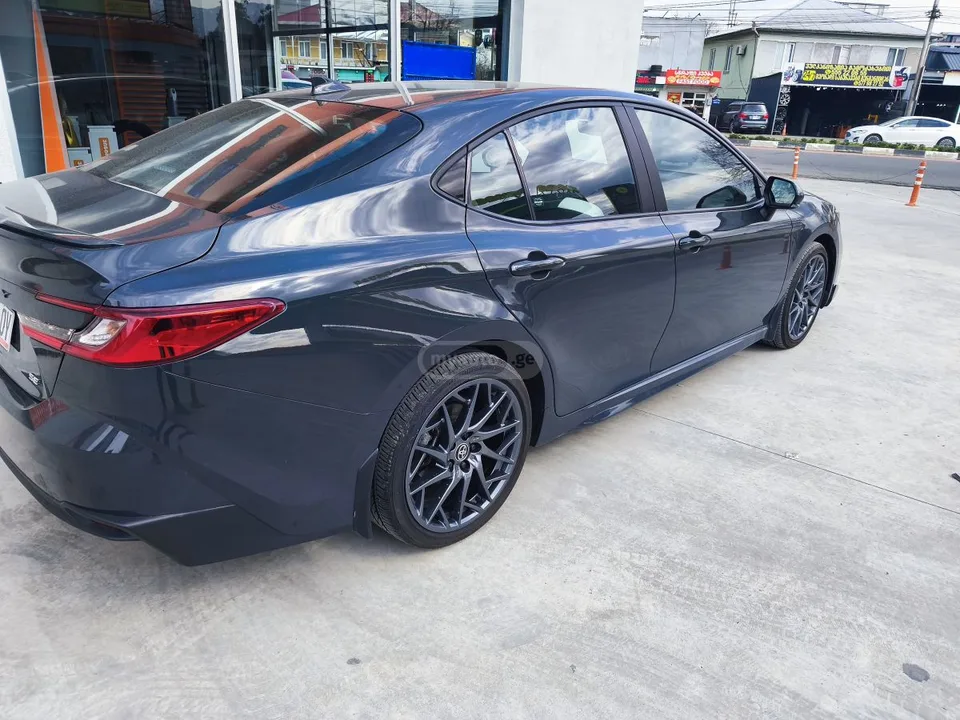 Toyota Camry SE 2025 — миниатюра 5