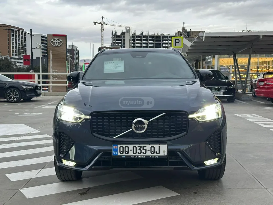 Volvo XC 60 2025 — фото 1, купить с доставкой в Москву