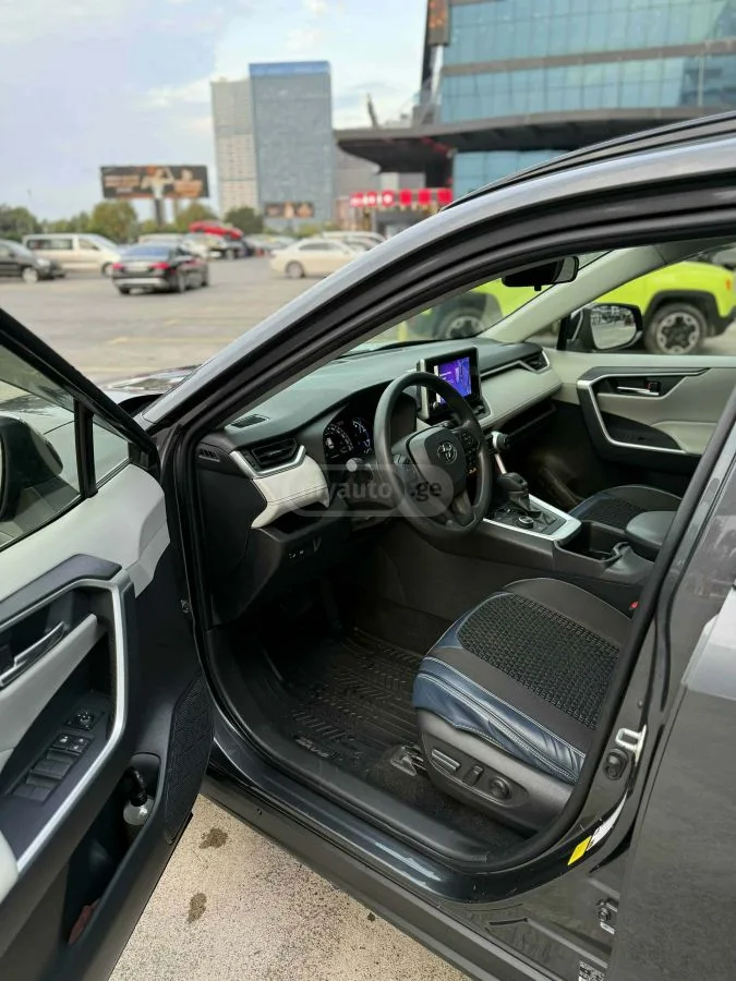 Toyota RAV 4 2024 — миниатюра 2