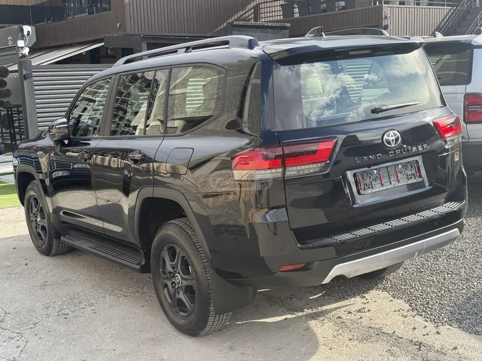 Toyota Land Cruiser GR sport Официал В наличии Га 2026 — миниатюра 2