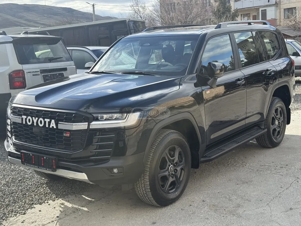 Toyota Land Cruiser GR sport Официал В наличии Га 2026 — фото 1, купить с доставкой в Москву