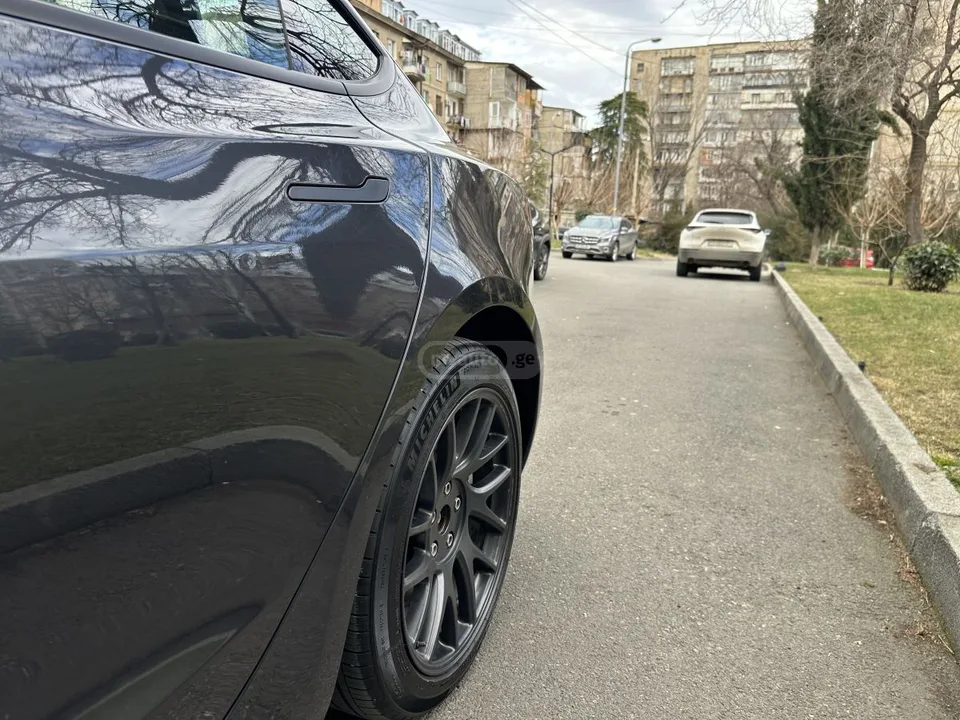 Tesla Model 3 Long Range 2024 — миниатюра 3