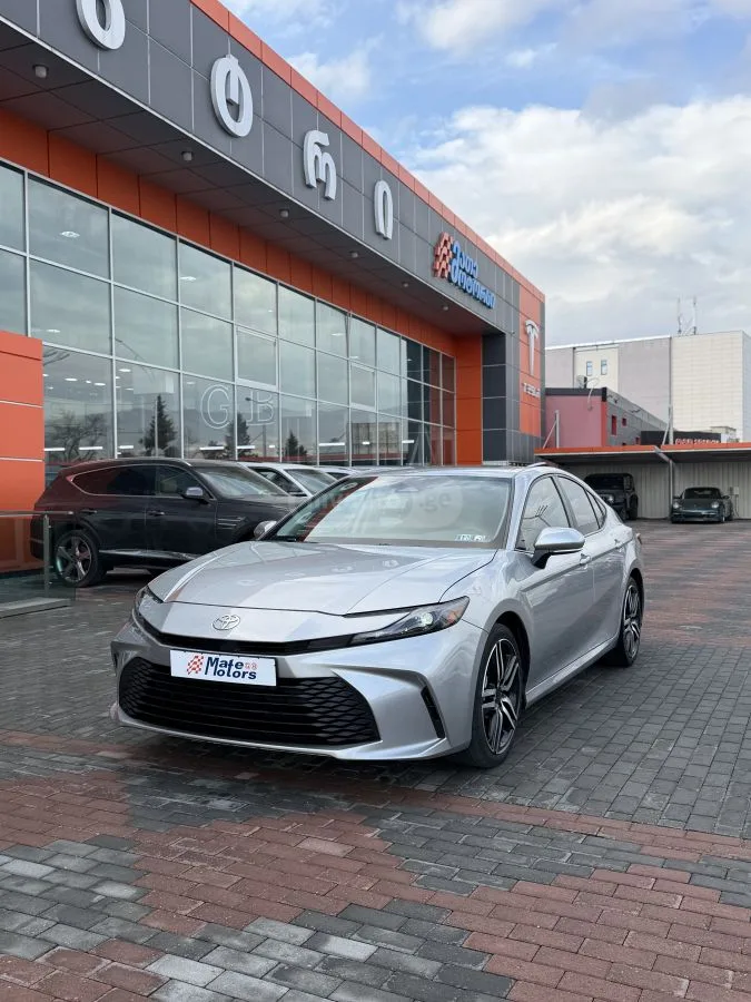Toyota Camry 2024 — фото 1, купить с доставкой в Москву