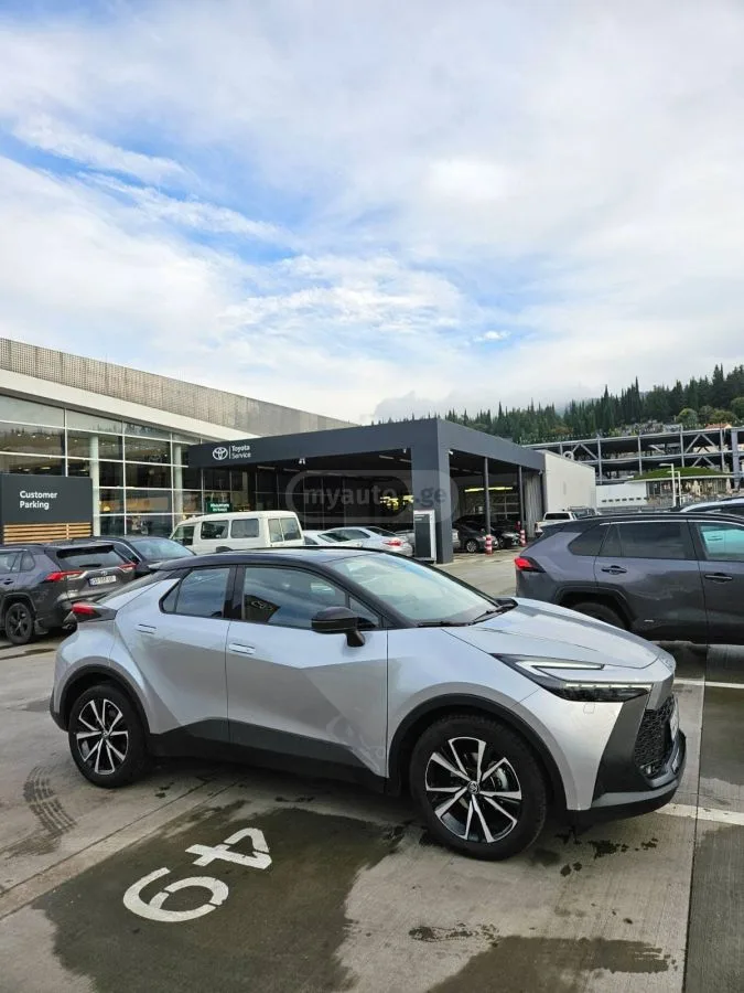 Toyota CHR Centris manqana 2025 — фото 1, купить с доставкой в Москву