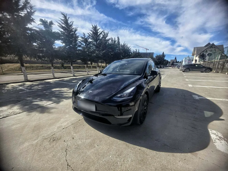 Tesla Model Y Performance 2022 — миниатюра 3
