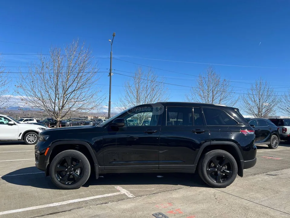 Jeep Grand Cherokee 2024 — миниатюра 2