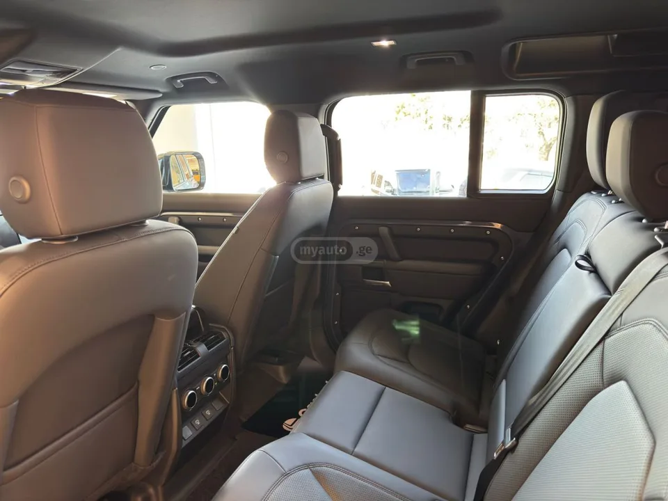 Land Rover Defender 110 2025 — миниатюра 5