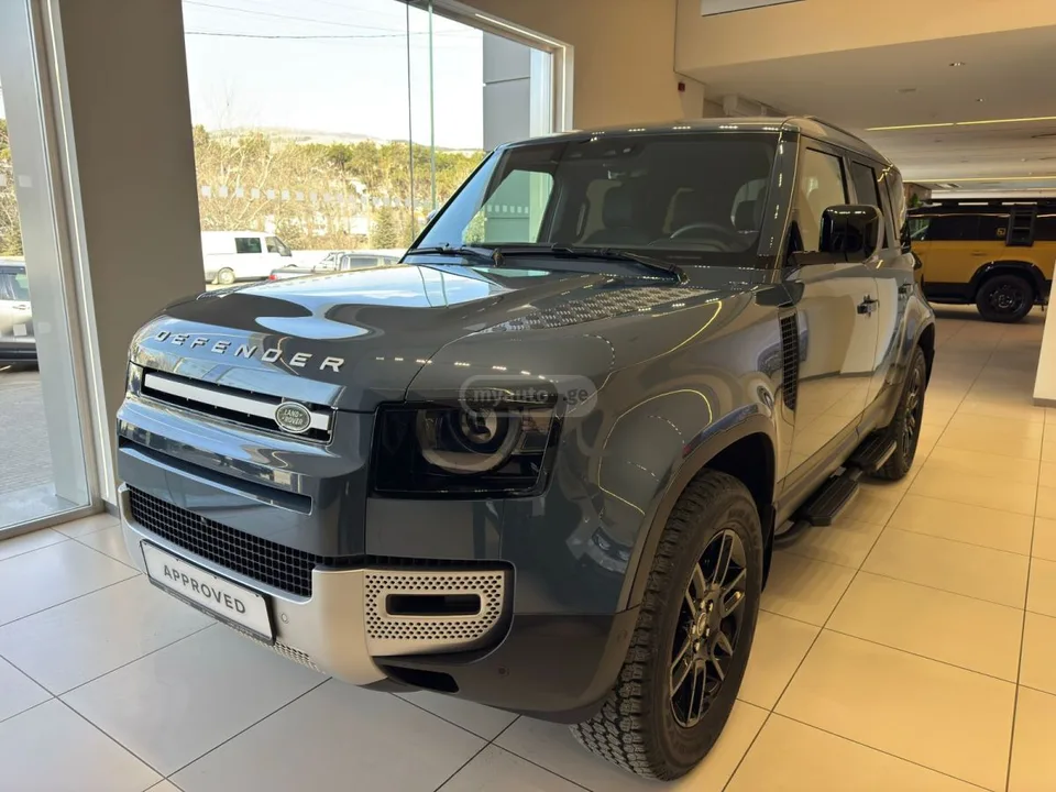 Land Rover Defender 110 2025 — фото 1, купить с доставкой в Москву