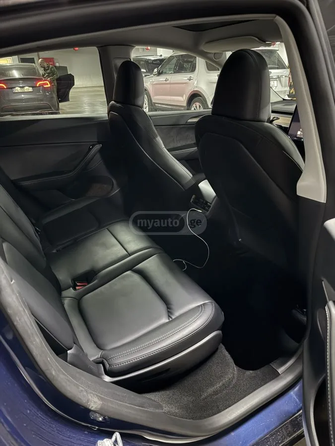 Tesla Model Y Long Range Dual Motor 2023 — миниатюра 3