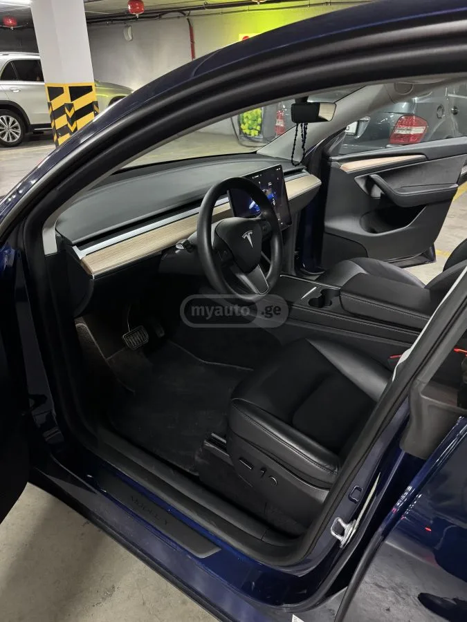 Tesla Model Y Long Range Dual Motor 2023 — миниатюра 5