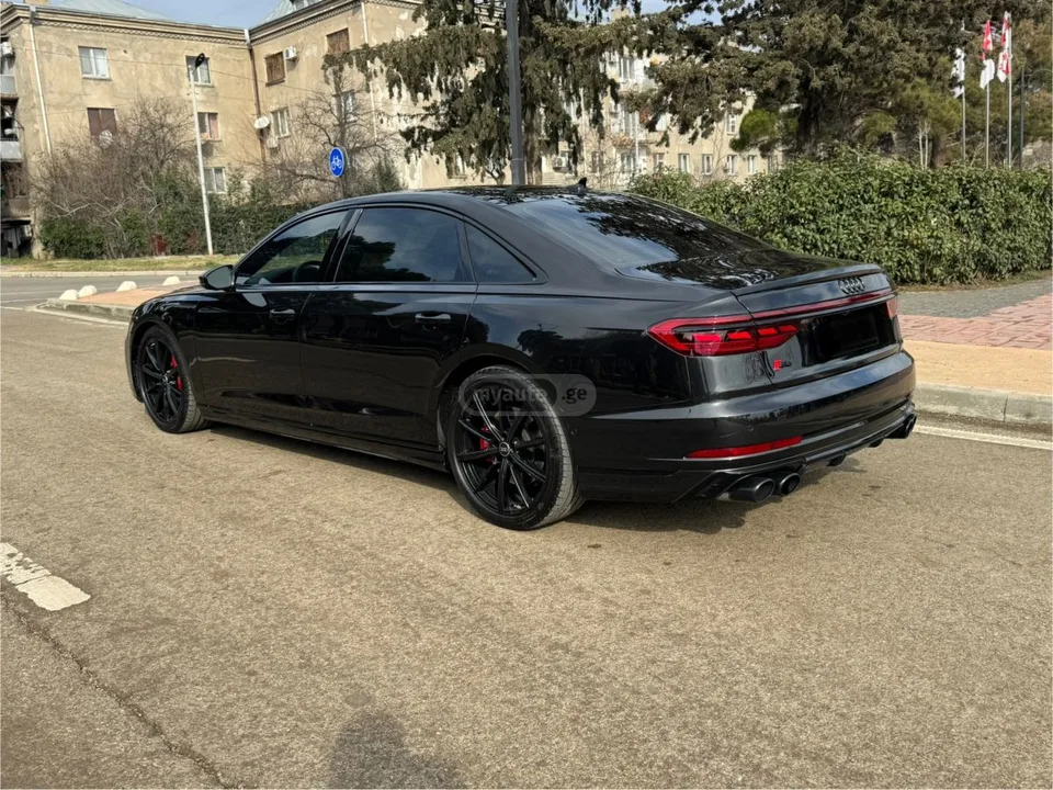 Audi S8 2023 — миниатюра 3