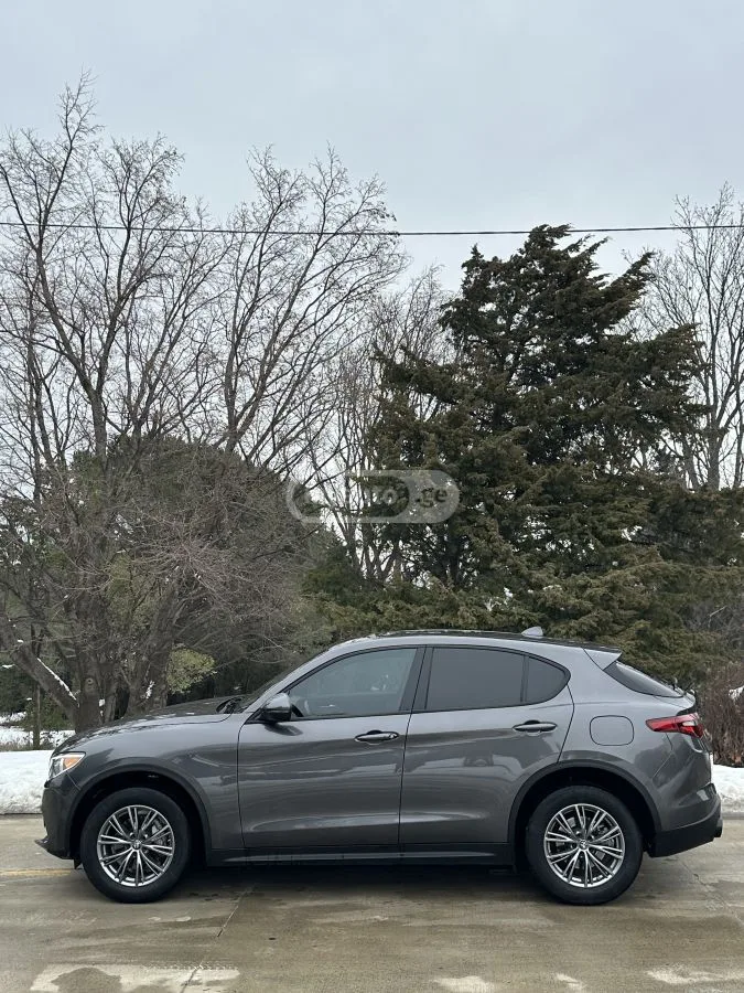 Alfa Romeo Stelvio 2024 — миниатюра 3