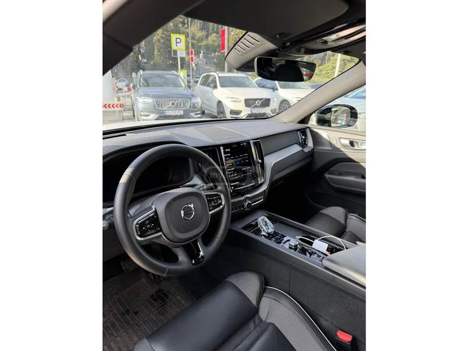 Volvo XC 60 2023 — миниатюра 3