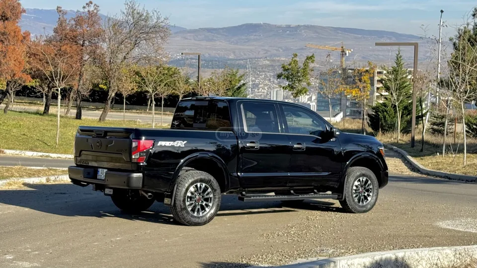 Nissan Titan Pro 4X 2024 — миниатюра 5