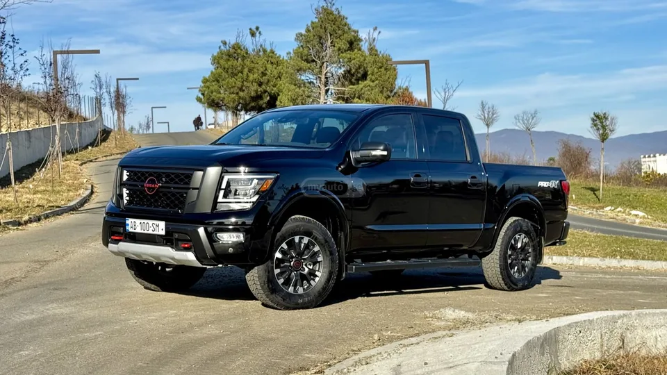 Nissan Titan Pro 4X 2024 — фото 1, купить с доставкой в Москву