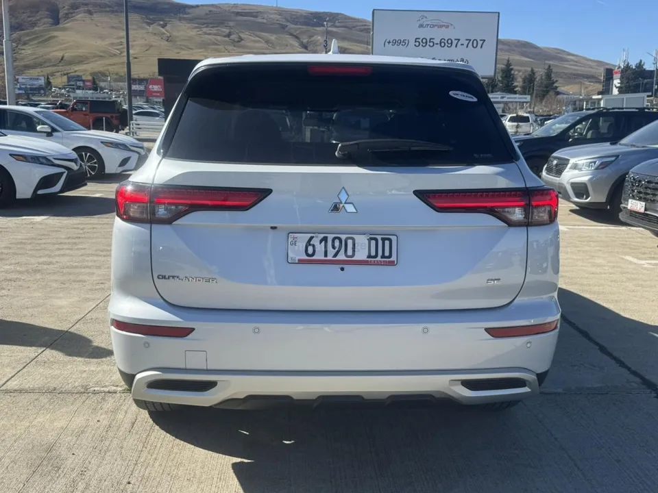 Mitsubishi Outlander 2024 — миниатюра 2