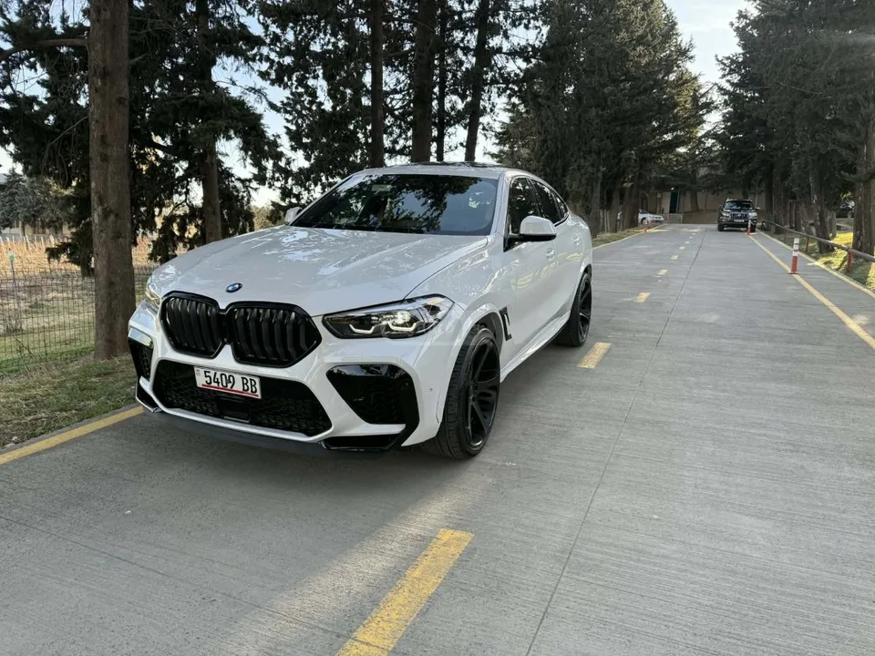 BMW X6 xDrive40i 4dr All-Wheel Drive 2022 — фото 1, купить с доставкой в Москву