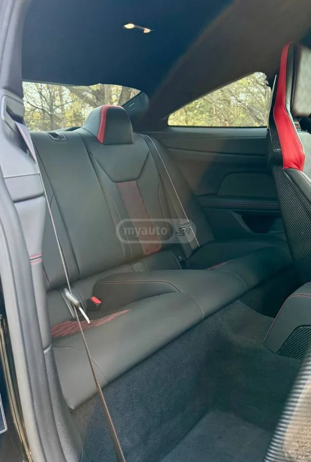 BMW M4 2024 — миниатюра 4