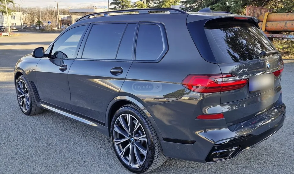 BMW X7 X7M 2023 — миниатюра 5