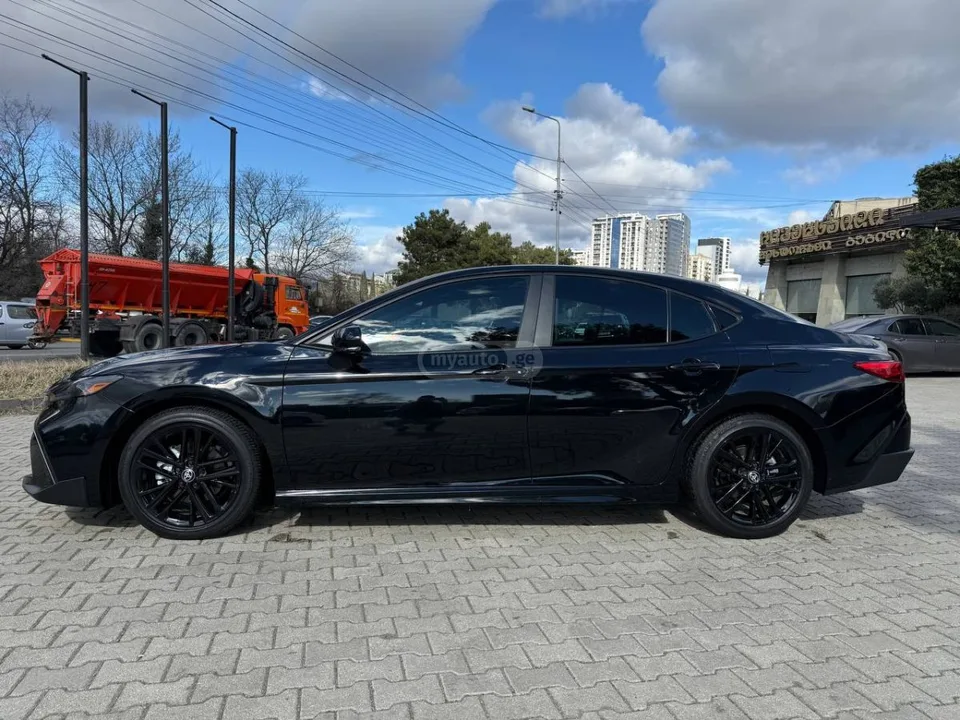 Toyota Camry XSE Nightshade Edition 2025 — миниатюра 2