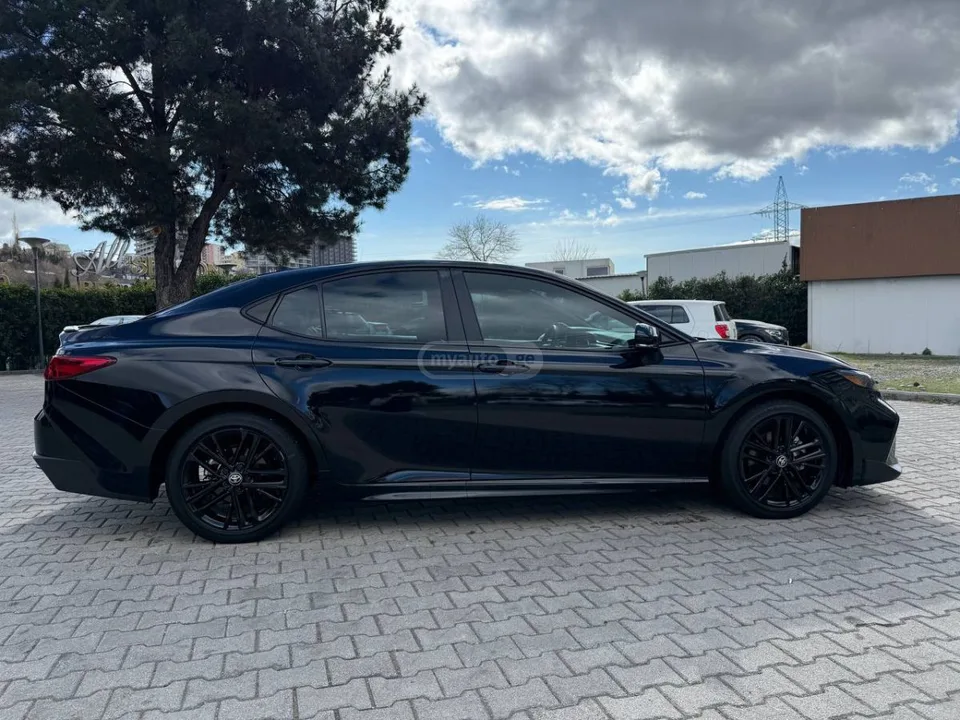 Toyota Camry XSE Nightshade Edition 2025 — миниатюра 3