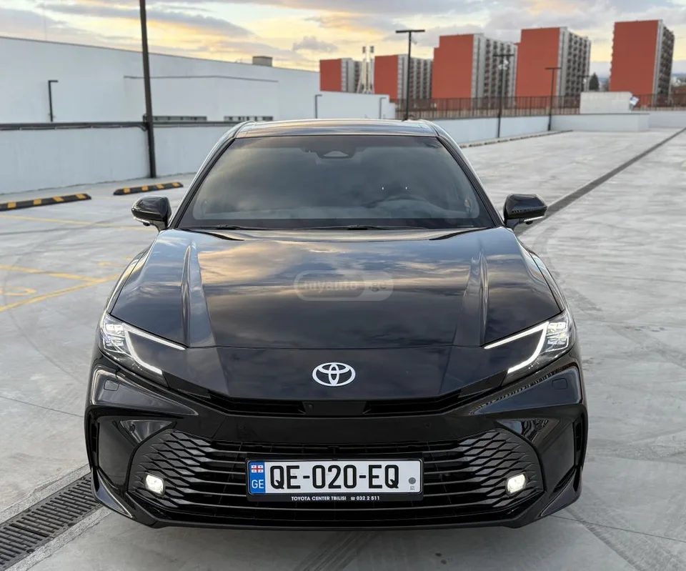 Toyota Camry 2025 — миниатюра 2