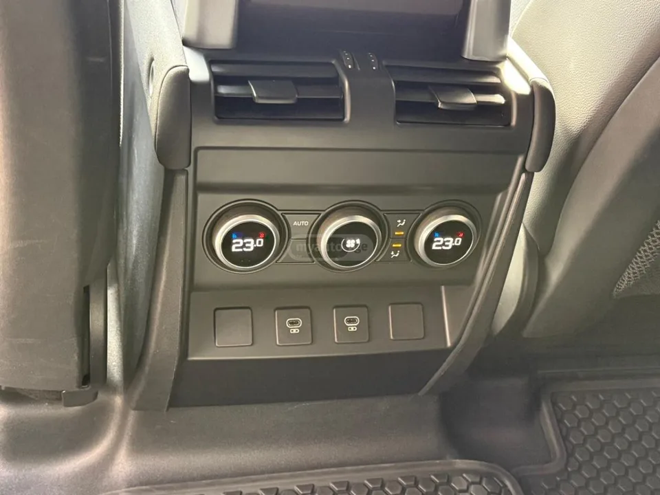 Land Rover Defender 110 2022 — миниатюра 3