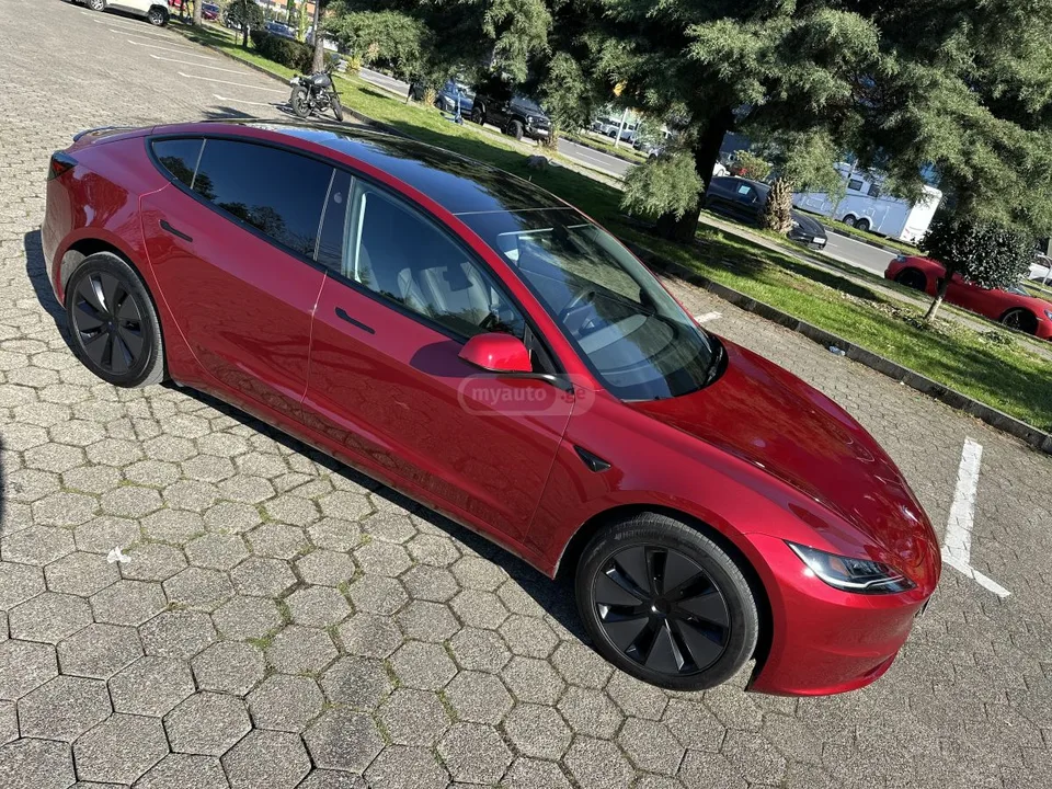 Tesla Model 3 Long Range Dual Motor 2025 — миниатюра 2