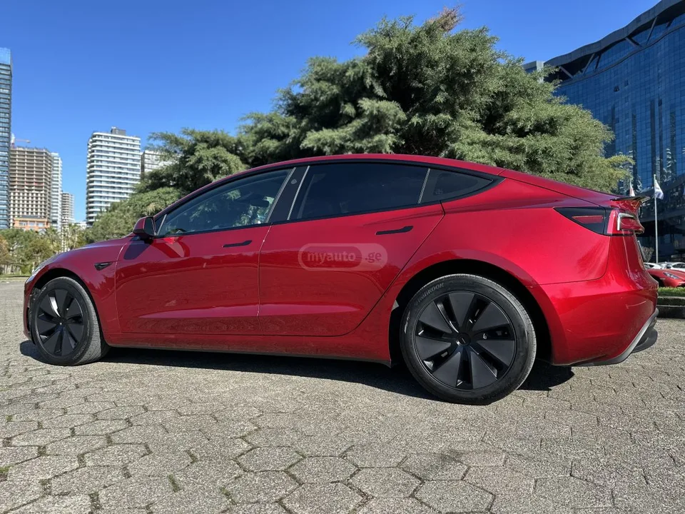 Tesla Model 3 Long Range Dual Motor 2025 — миниатюра 4