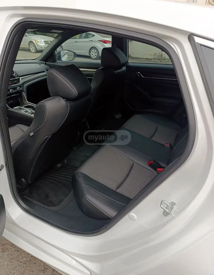 Honda Accord 2022 — миниатюра 4