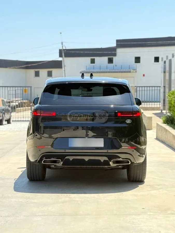 Land Rover Range Rover Sport P400 SE Dynamic 2023 — миниатюра 3