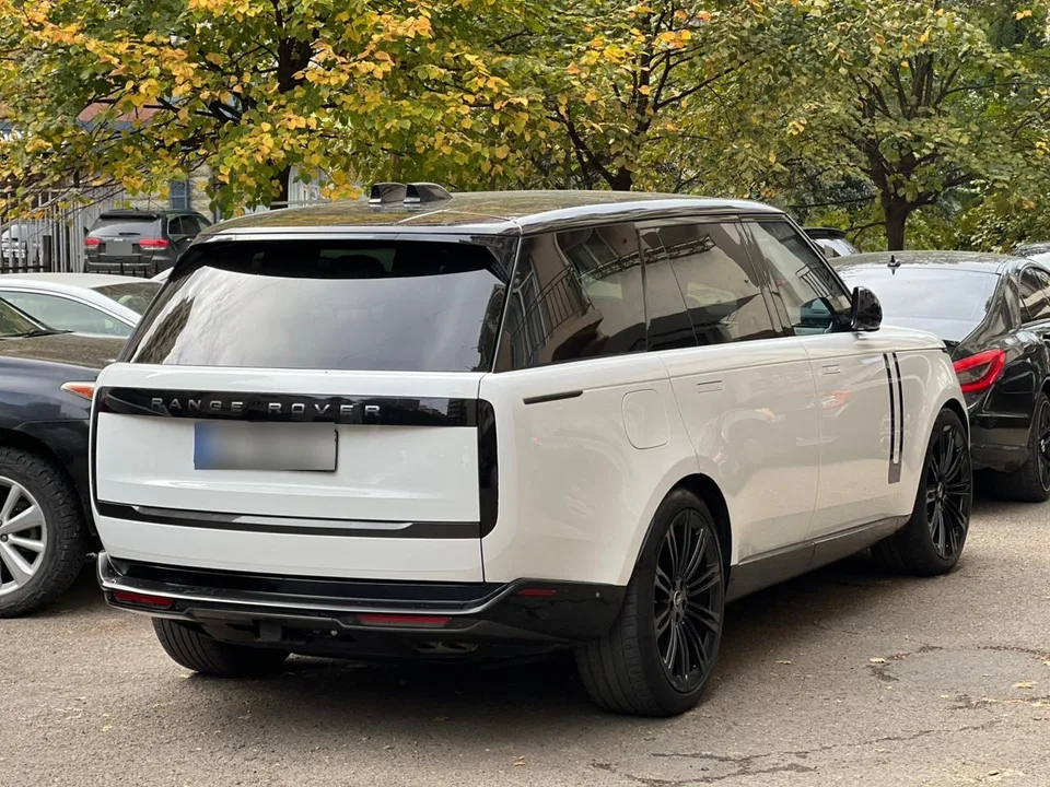Land Rover Range Rover P530 SE 4dr All-Wheel Drive LW 2022 — фото 1, купить с доставкой в Москву